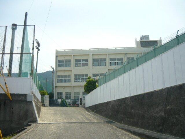 中曽根小学校：230m