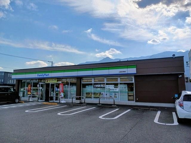 ファミリーマート土居町津根店：1060m