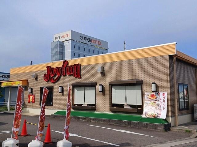 ジョイフル川之江店：1596m