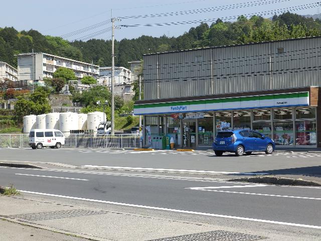 ファミリーマート四国中央金田町店：692m