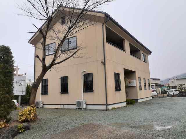 骨付鳥はなや：84m