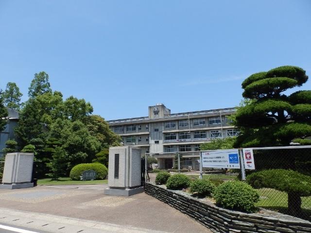 愛媛県立土居高校：487m