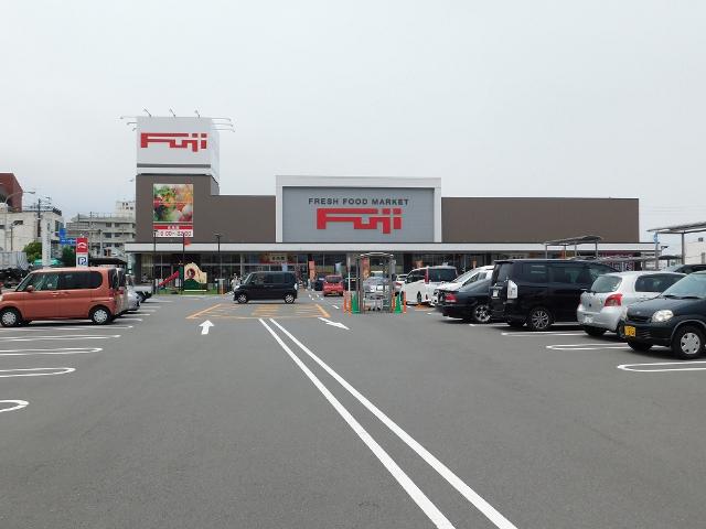 フジ三島店：1094m