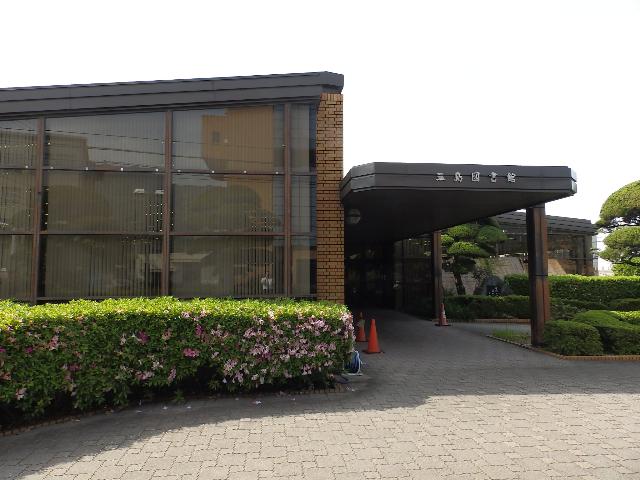 四国中央市三島図書館：2366m