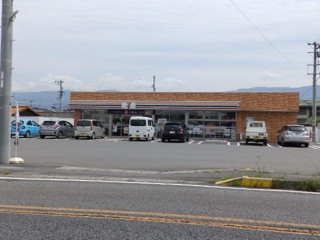 セブンイレブン四国中央川之江町港通店：399m