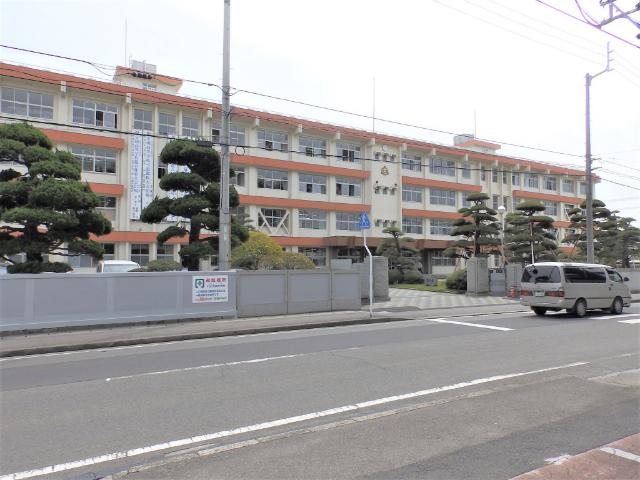愛媛県立川之江高校：1167m