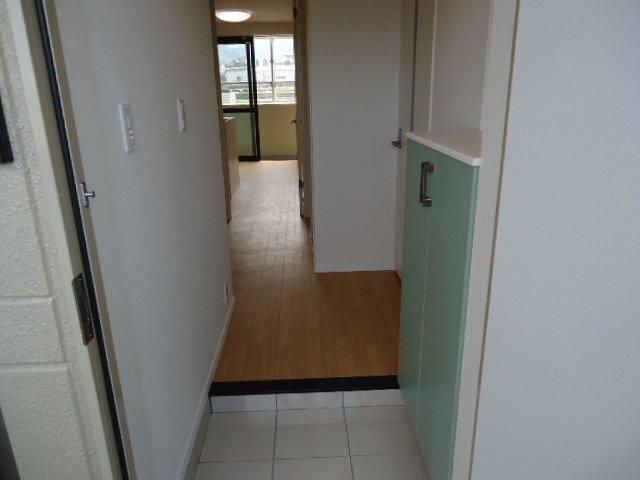 アルファー 玄関