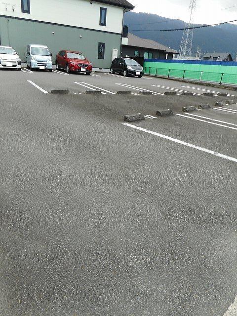 エテルノ　ノーヴァＡ（103） 駐車場