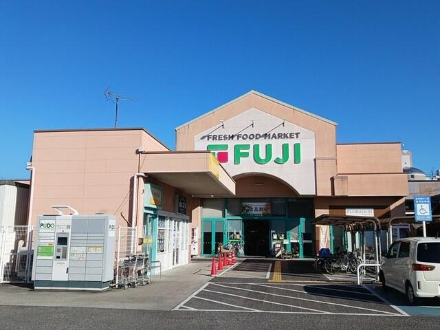 フジ川之江店：694m