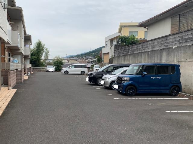 シャーメゾンサンヒルズB（203） 駐車場