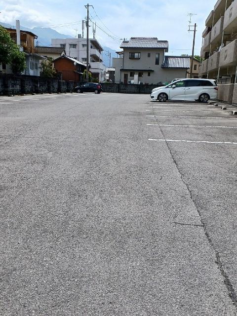 ベルリッツ金子（201） 駐車場