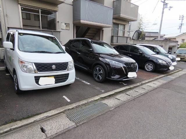 シャーメゾン金子（101） 駐車場