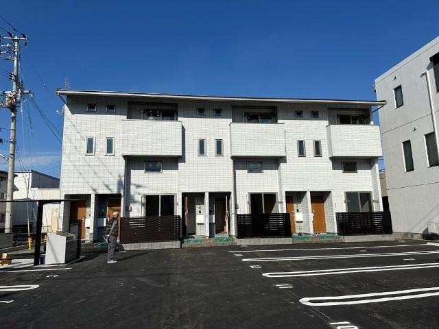 伊予三島駅より徒歩30分 新築 2階建の賃貸物件