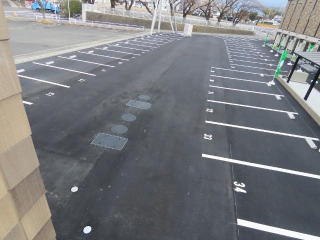 Peace Tall　D棟（201） 駐車場