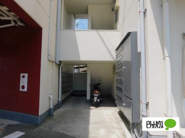 四国洋行ハイツ エントランス