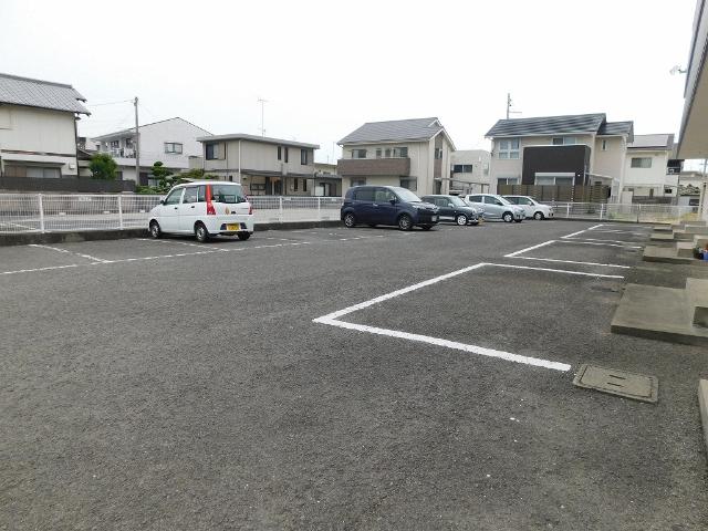 コーポ愛心（205） 駐車場