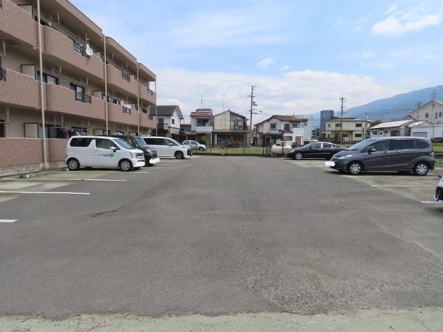 ユーミー光Ⅱ（301） 駐車場