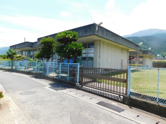 四国中央市立三島南幼稚園：1093m