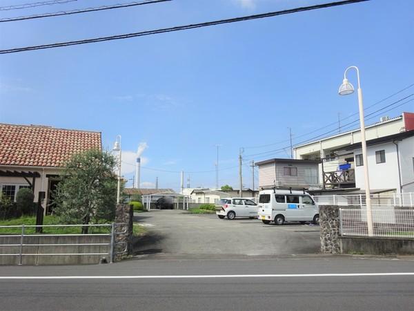 駐車場スペースは広々