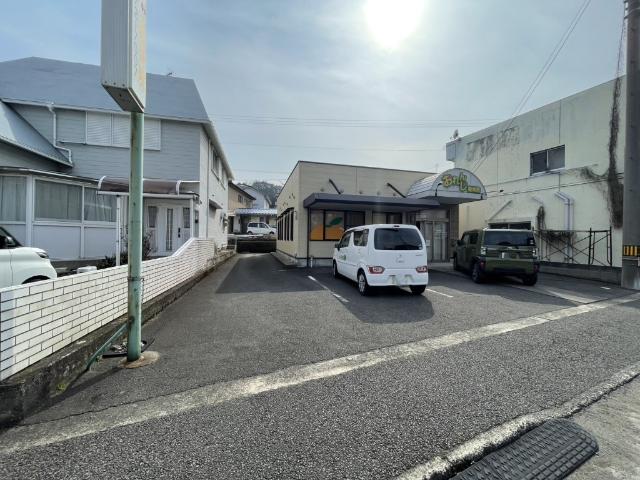 事業用　川之江町診療所テナント 駐車場