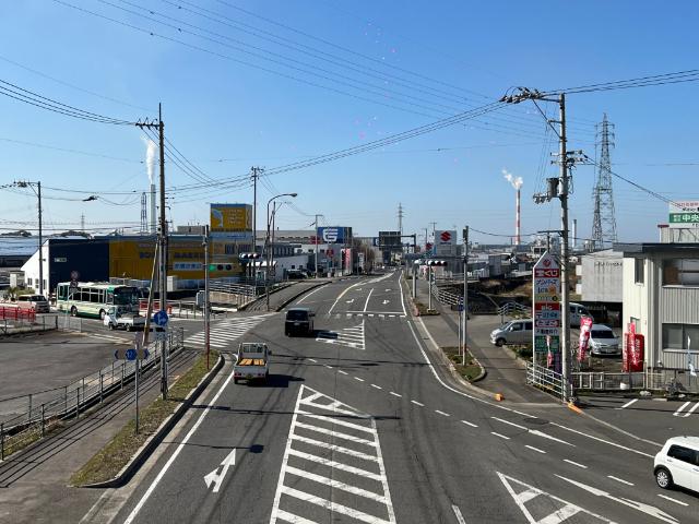 売店舗　上分町 前面道路含む現地写真