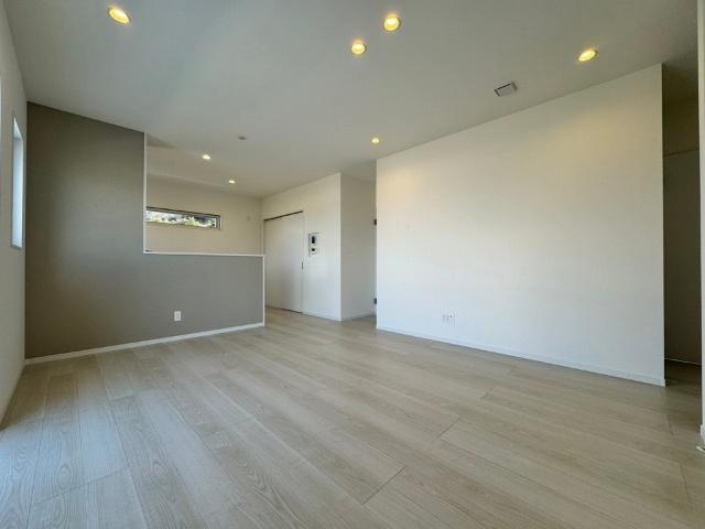 建売　中之庄平家 リビング