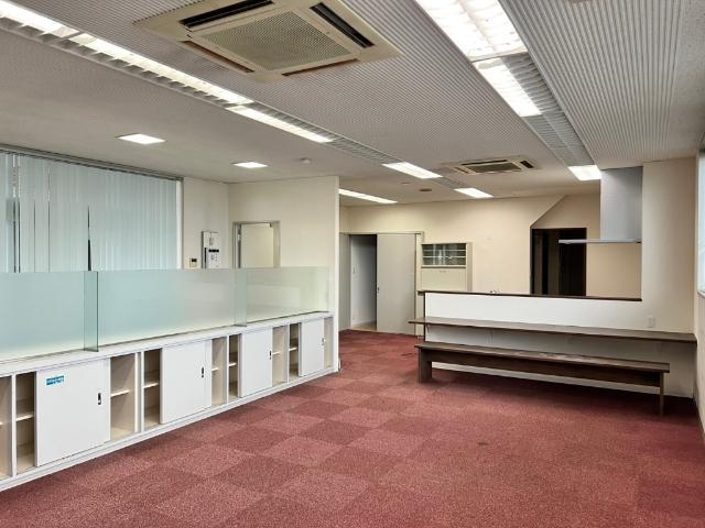 売倉庫　妻鳥町 リビング