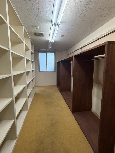 売倉庫　妻鳥町 収納