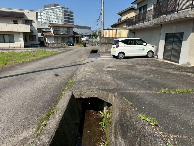 中古　上分町　高台　 前面道路含む現地写真