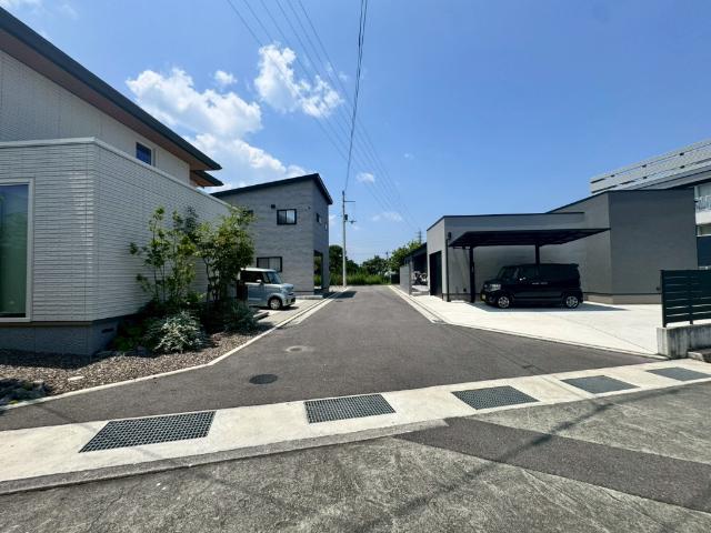中古　上柏築浅 前面道路含む現地写真