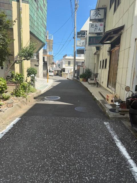 売店舗　三島中央２丁目 前面道路含む現地写真