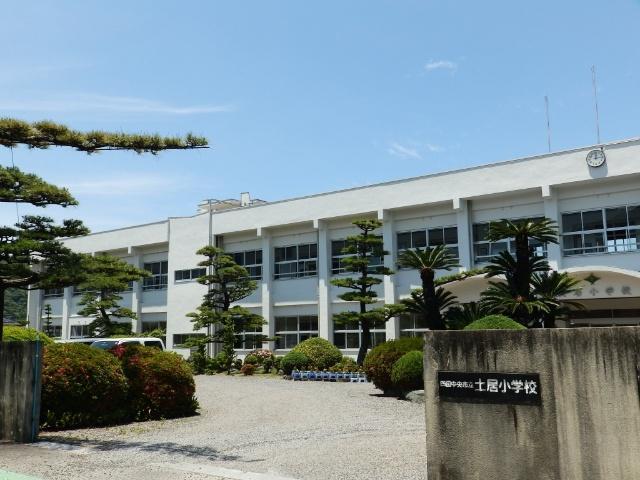 四国中央市立土居小学校