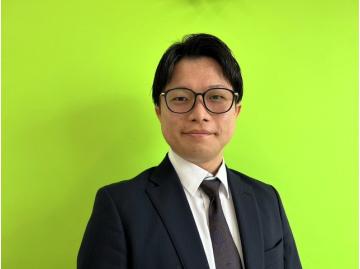 スタッフのサムネイル