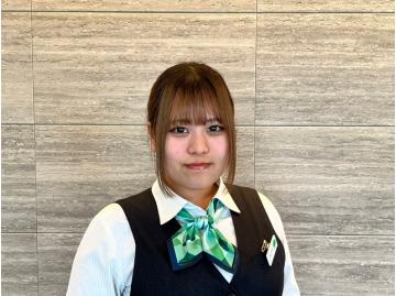 スタッフのサムネイル