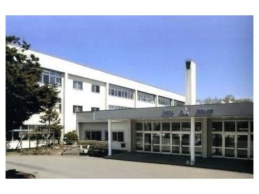 千歳市立信濃小学校：744m