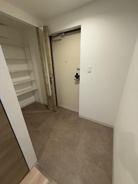 WELL BRIGHT 朝日RESIDENCE（303） 玄関