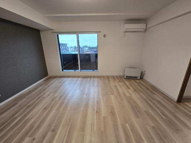 WELL BRIGHT 朝日RESIDENCE（405） リビング
