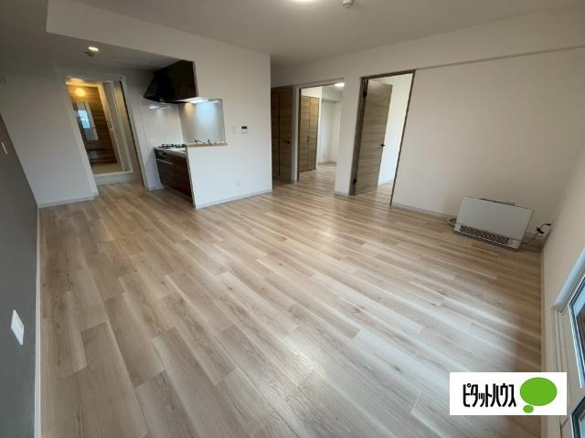 WELL BRIGHT 朝日RESIDENCE（203） リビング