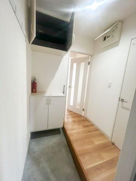 千歳市新富アパート 玄関