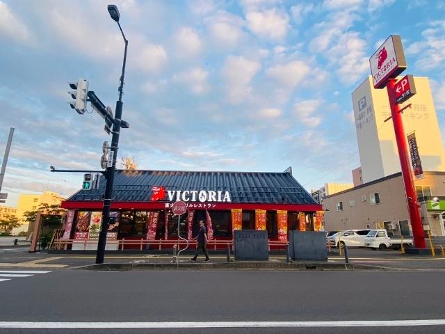 ヴィクトリアステーション千歳駅前店：443m