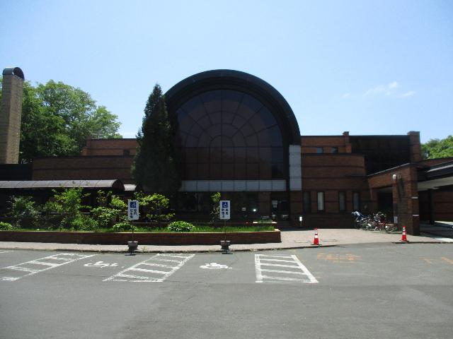 千歳市立図書館：565m