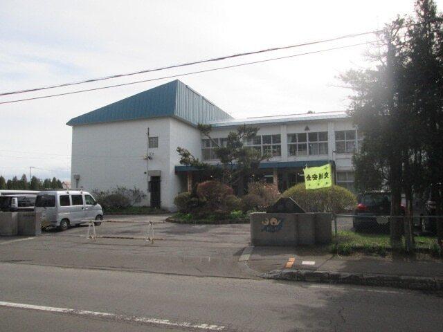 恵庭市立柏小学校：850m