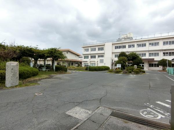 岩国市立平田小学校：736m