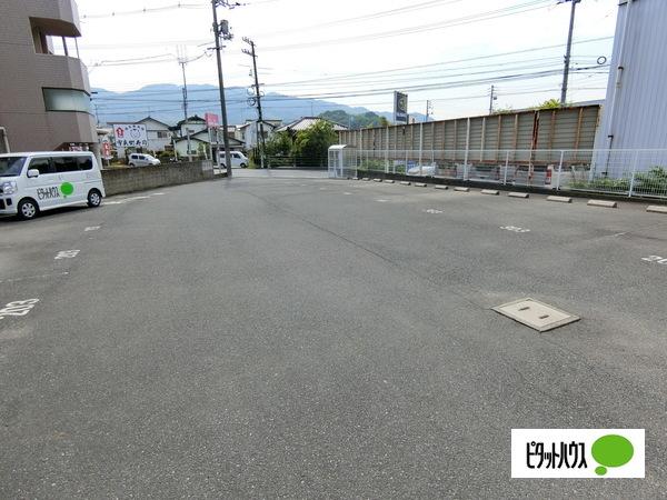 エビヤマンション（303） 駐車場