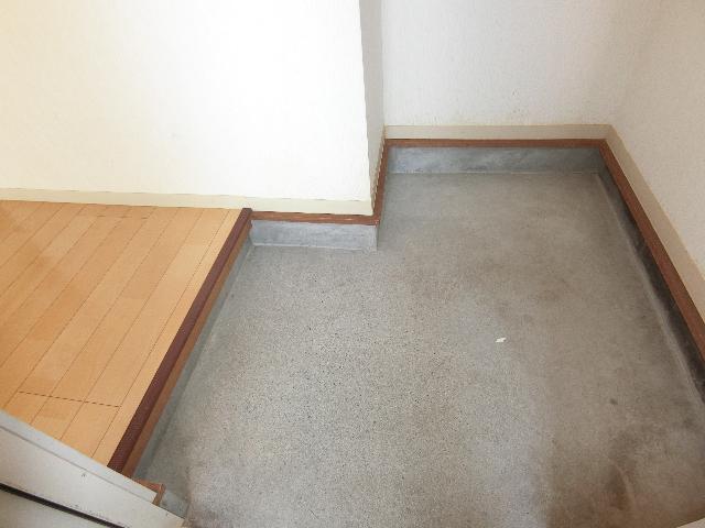 ビレッジF2番館（102） 玄関
