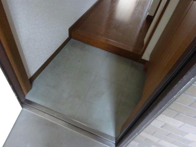 エンブレム麻里布Ⅱ（303） 玄関