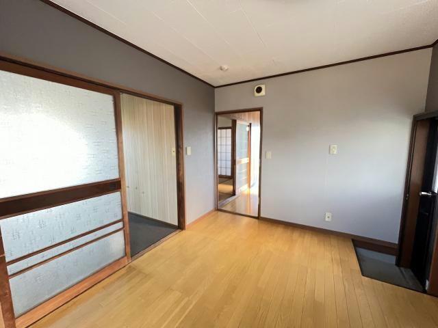 尾津町貸家（*） 室内