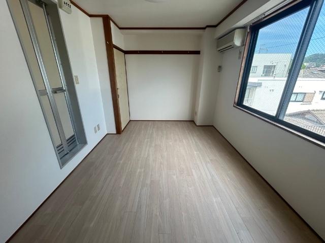 ポルト元町（610） リビング