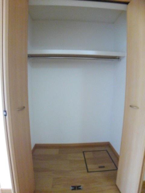 Ｉｎｔｅｒｆｉｅｌｄ（102） 収納
