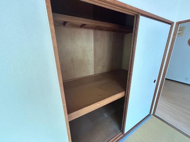 ロイヤルシャルム尾津（105） 収納